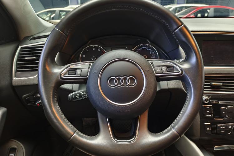 Used Audi Q5 2017 40 TFSI Ambition Edition Interior 6