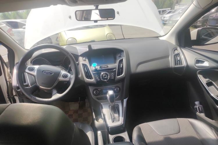 Used Ford Focus 2012 Sedan 1.6L Automatic Fashion Edition
