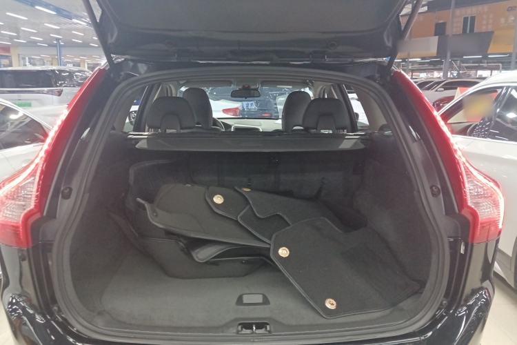 Used Volvo XC60 2015 T5 Smart Upgrade Model Trunk