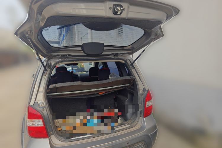 Used Nissan Livina 2010 JINRUI Edition 1.6L Automatic Standard Model Trunk