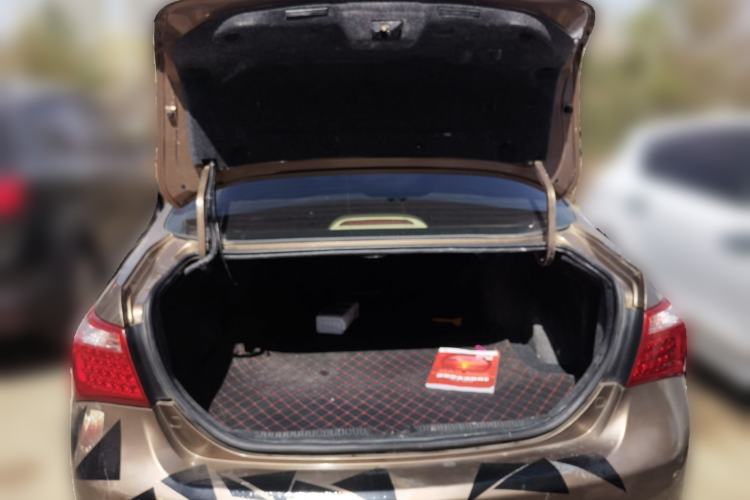 Used BYD G6 2011 1.5T Manual Luxury Edition Trunk