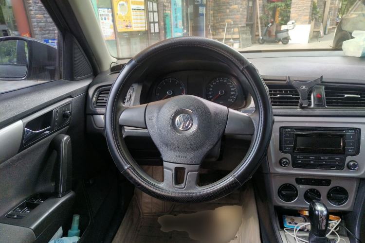 Used Volkswagen Lavida 2013 Revised Classic 1.6L Automatic Fashion Edition Steering Wheel