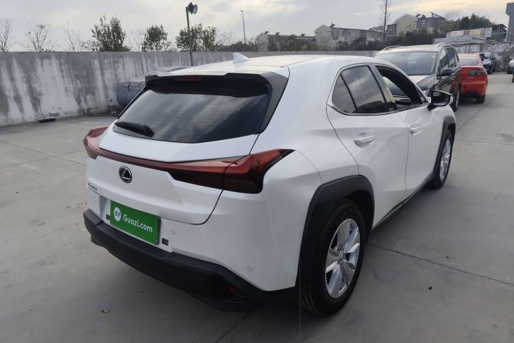 Used Lexus UX 2022 260h Explore-Edition
