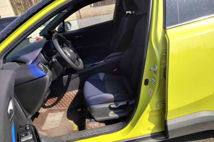 Used Toyota C-HR 2018 2.0L Leading with Sunroof China V Standard