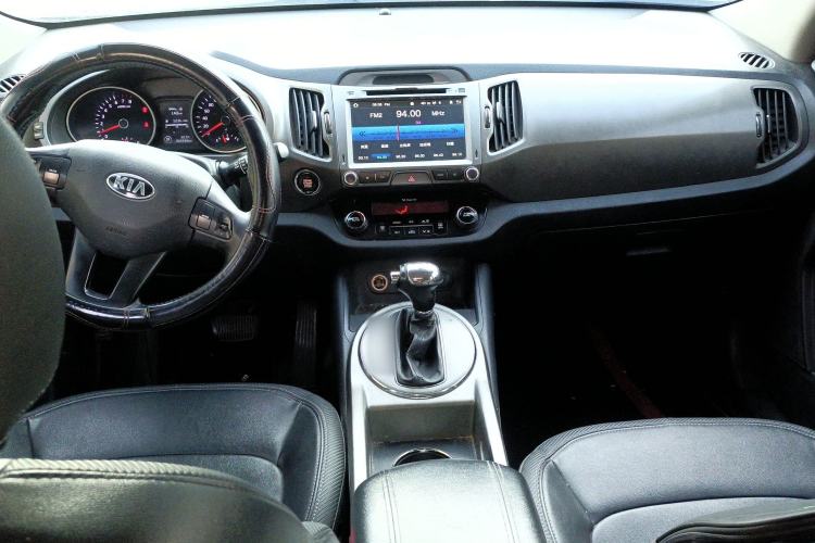 Used Kia Sportage R 2015 2.0L Automatic Two-Wheel Drive GLS Center Console