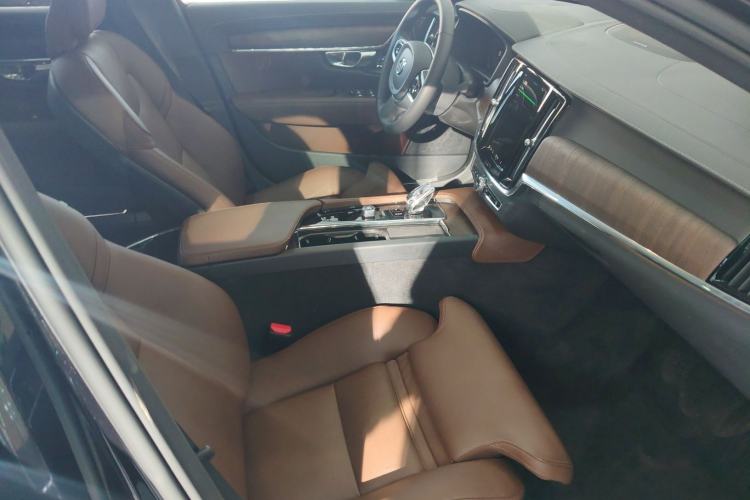 Used Volvo S90 2025 B5 Zhiyuan Luxury Edition
