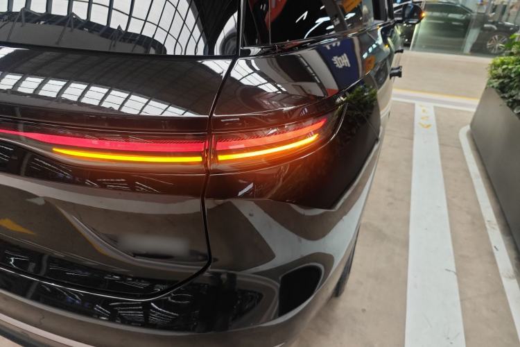 Used Nio ES8 2023 75 kWh Executive Edition Right Rear Taillight