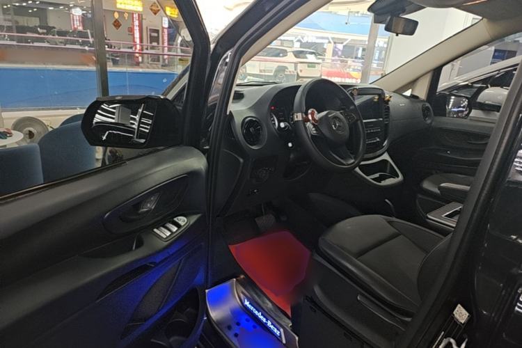 Used Mercedes-Benz Vito 2021 2.0T Elite Version 7 Seats Driver Seat