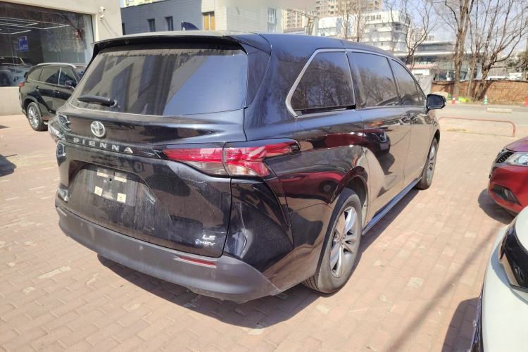 Used Toyota SIENNA 2024 2.5L Hybrid Comfort Edition Exterior 5