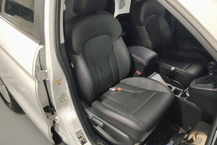 Used Haval M6 2019 1.5T DCT Two-Wheel Drive Elite Version China V Standard