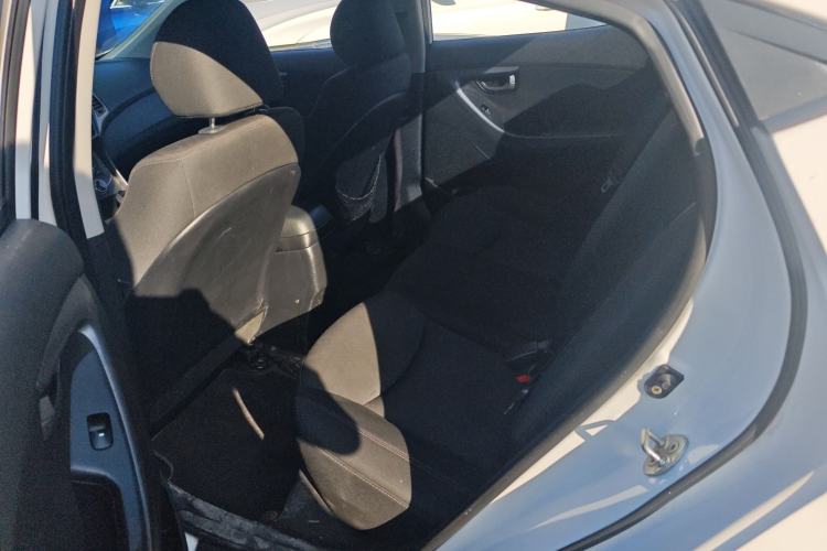 Used Hyundai Elantra (5th Generation / Langdong) 2015 1.6L Automatic Fashion Model