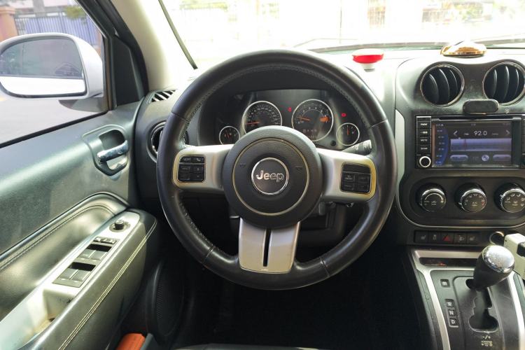 Used Jeep Compass 2013 2.0L two-wheel drive luxury version