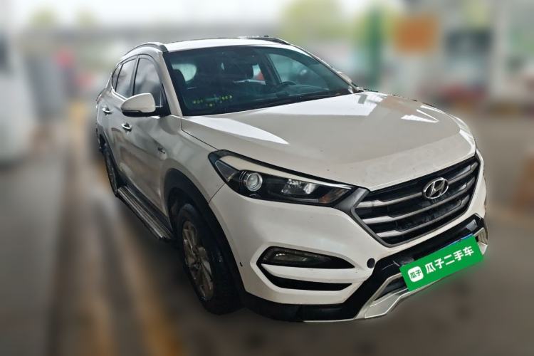 Used Hyundai Tucson 2015 1.6T Dual-Clutch Two-Wheel-Drive Smart Model Front Right 45 Deg