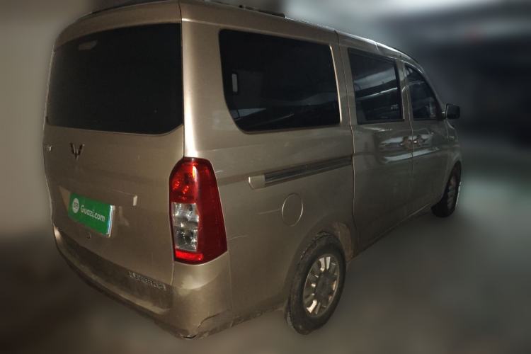 Used Wuling Rongguang V 2016 1.2L Standard Version
