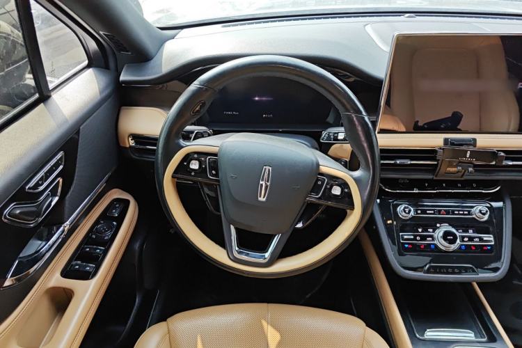 Used Lincoln Corsair 2021 2.0T Two-Wheel-Drive Luxury Edition
