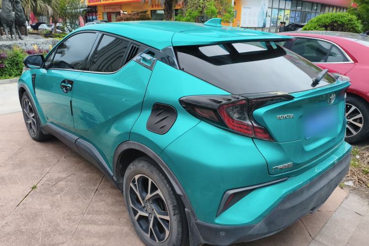 Used Toyota C-HR 2018 2.0L Luxury Sunroof Version China VI Standard
