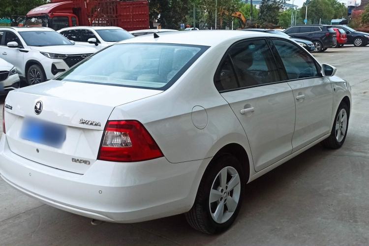 Used Skoda Rapid 2015 1.6L Automatic Smart Selection Model Exterior 8