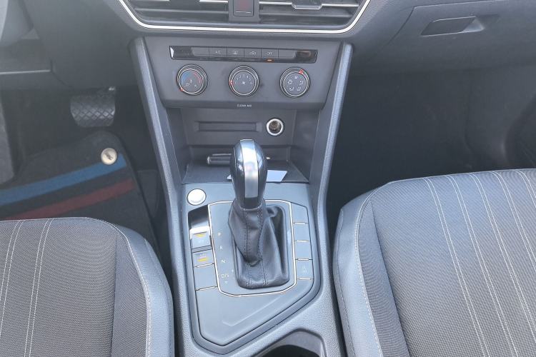 Used Volkswagen Tiguan L 2022 330TSI Automatic Two-Wheel Drive Comfort Edition Gear Lever