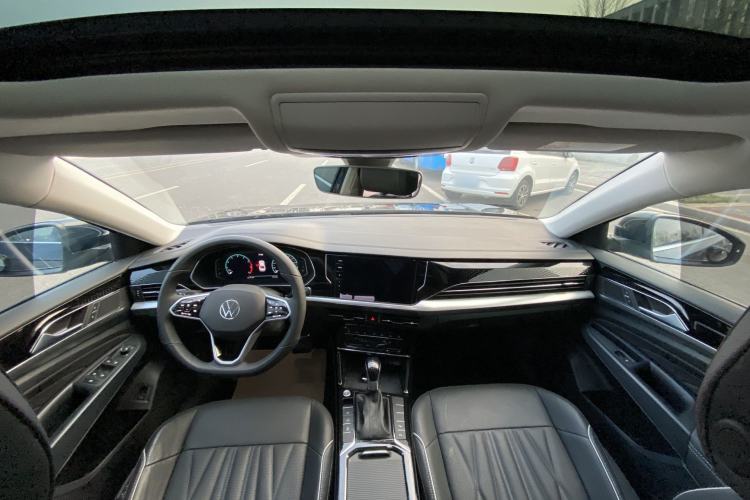 Used Volkswagen Passat 2022 330TSI Luxury Edition Interior 3