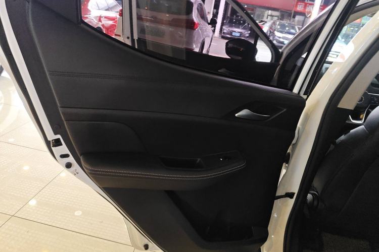 Used BYD Yuan New Energy 2019 EV360 Smart Connect Enjoyment Model Interior 8