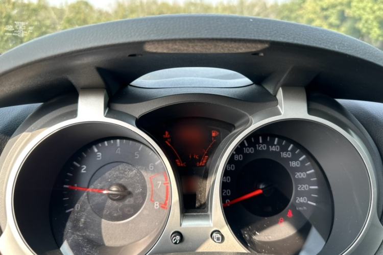 Used Infiniti ESQ 2014 1.6L Spontaneous Edition
