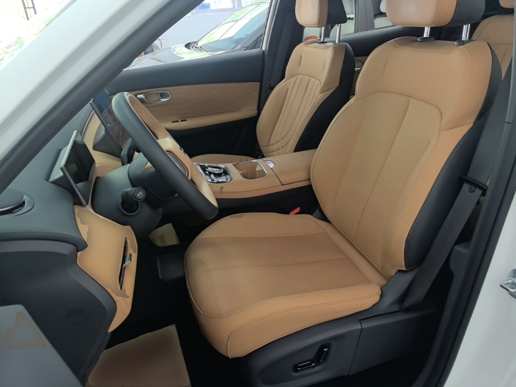 Geely Galaxy Xingjian 7 EM-i 2025 55 km Launch Edition — снимка 17