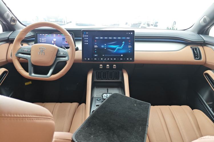 Used BYD Song L EV 2025 Intelligent Driving Version 662 km LiDAR Excellence Edition
