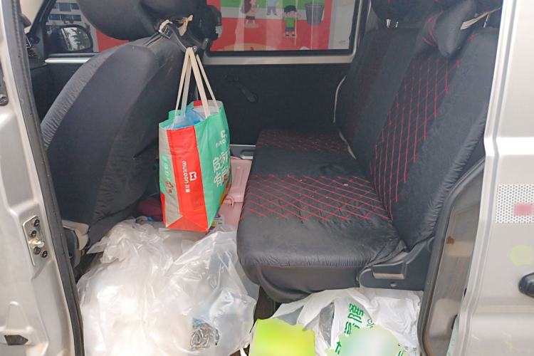 Used Jinbei Hiace X30 2023 1.5L Super-Comfortable Passenger Van 5/6/7-Seater Non-Air-Conditioned Version Model SWC15M Left Rear Seat