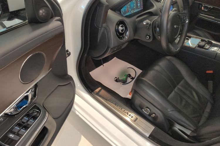 Used Jaguar XJ 2016 XJL 2.0T Two-Wheel-Drive Elegant Business Edition