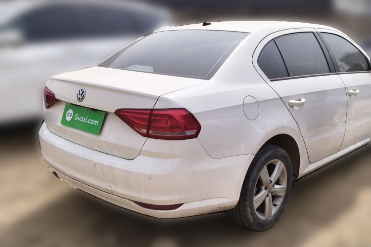 Used Volkswagen Lavida 2017 1.6L Manual Fashion Edition
