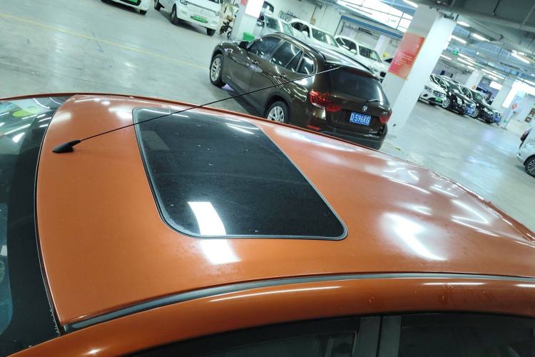 Used Toyota YARiS L Zhi Xuan 2015 1.5G Automatic Orange Limited Edition Roof