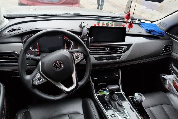 Used Changan CS75 2021 Honor Million Edition 280T DCT Prestige Model
