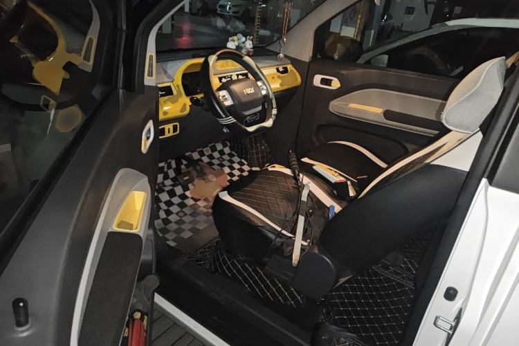 Used Chery QQ Ice Cream 2022 170km Sundae Phosphate Lithium-Ion Driver Seat