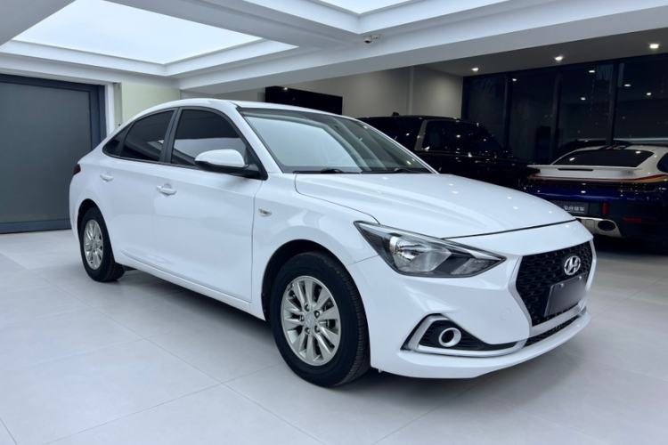 Used Hyundai Celesta 2017 1.6L Automatic Enjoyment Version GLS Exterior 8