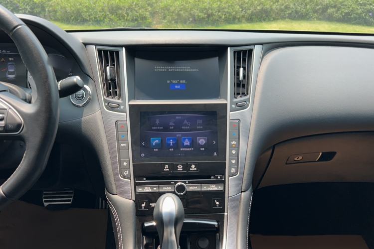 Used Infiniti Q50 2014 3.7L Luxury Sport Edition Interior 3