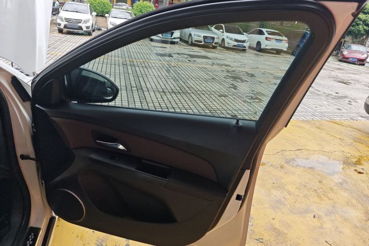 Used Chevrolet Cruze 2013 Hatchback 1.6L Automatic Luxury Model