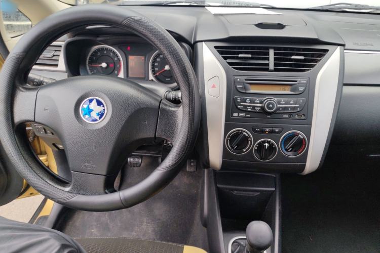 Used Venucia R50X 2013 1.6L Manual Model