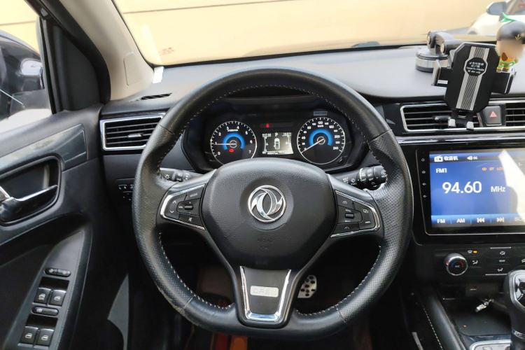 Used Dongfeng Fengon 580 2016 1.5T CVT Luxury Model
