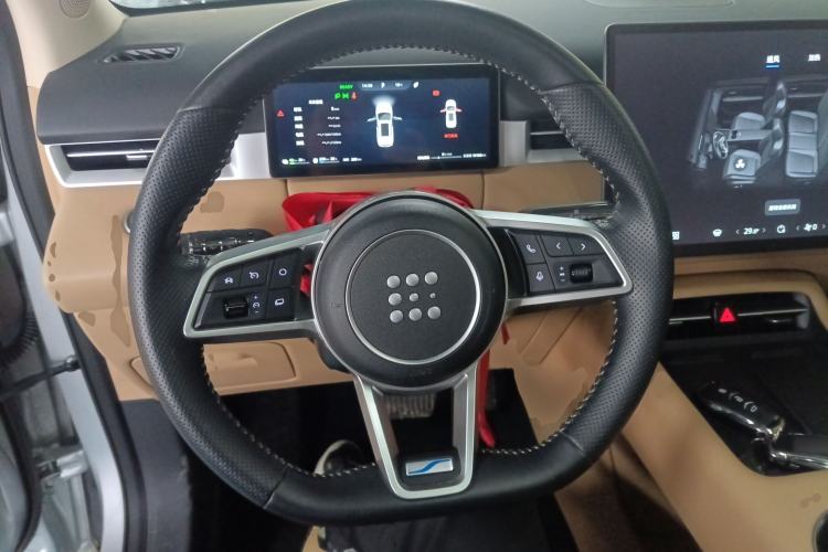 Used Landian E5 PLUS 2025 165 km Long-Range Version Pro 7-Seater