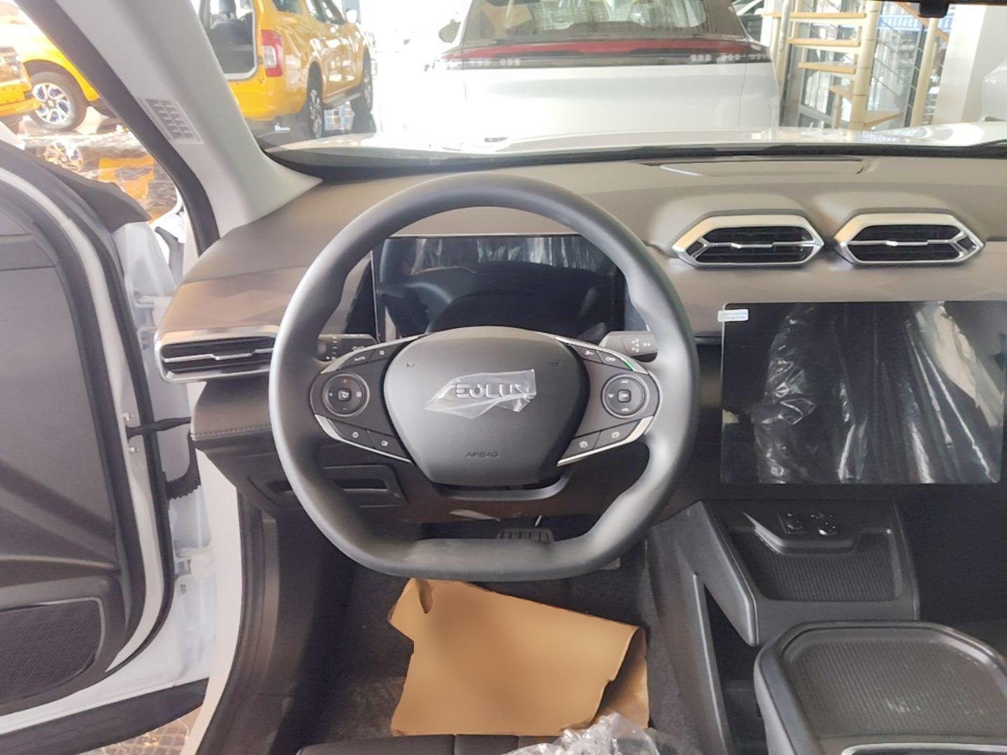 Dongfeng Aeolus SKY EV01 2025 530 km AIR Elite Edition — снимка 13