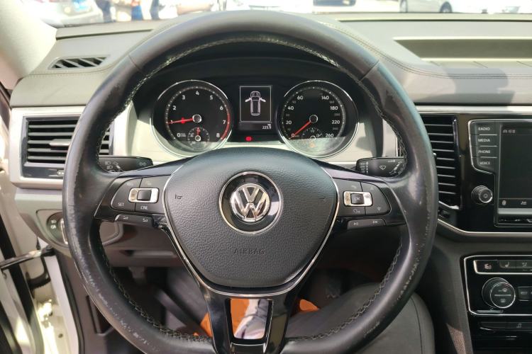 Used Volkswagen Teramont 2017 530 V6 Four-Wheel Drive Luxury Edition Steering Wheel