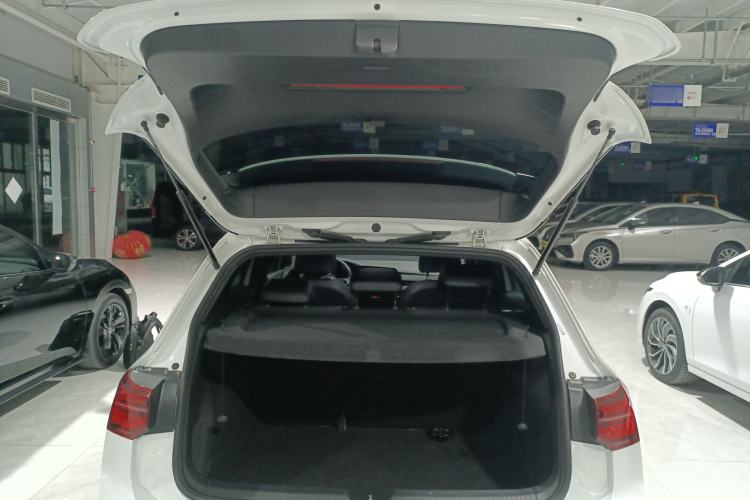 Used Volkswagen Golf 2023 Facelift 280TSI DSG R-Line Lite
