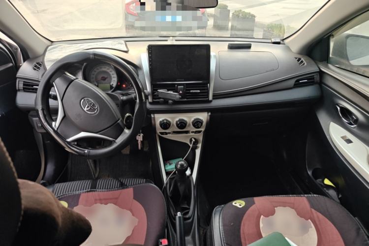 Used Toyota YARiS L Zhi Xuan 2015 1.5G Manual Xuan Dong Sunroof Special Edition Center Console