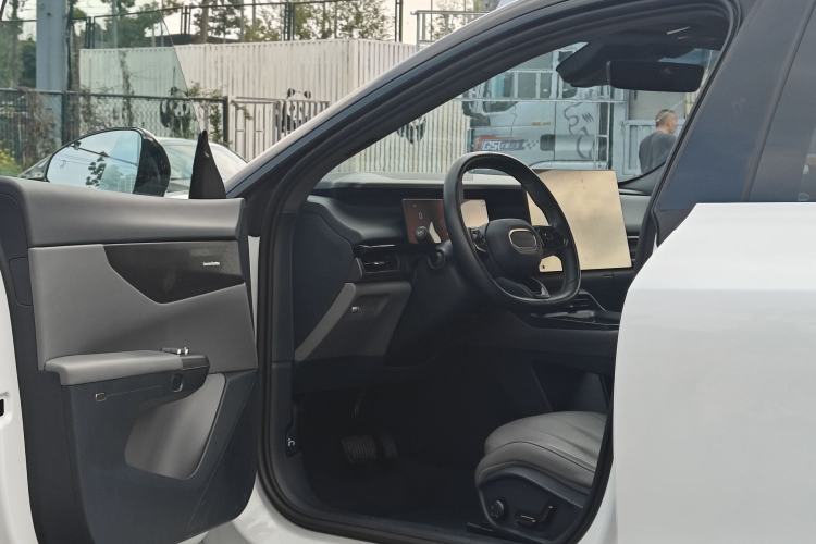 Used Lynk & Co 07 2024 EM-P 126 Long-Range Ultra
