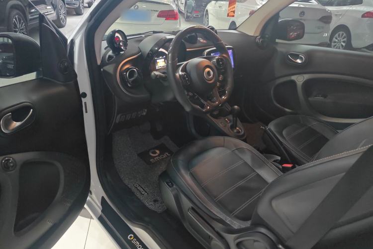 Used smart fortwo 2019 0.9T 66kW Hardtop Pioneer Edition China VI Driver Seat