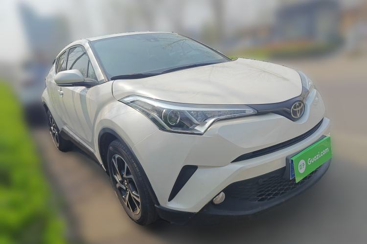 Used Toyota C-HR 2018 2.0L Leading with Sunroof China VI Standard
