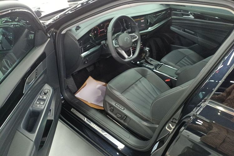 Used Volkswagen Passat 2025 Premium Version 380TSI Dragon Edition
