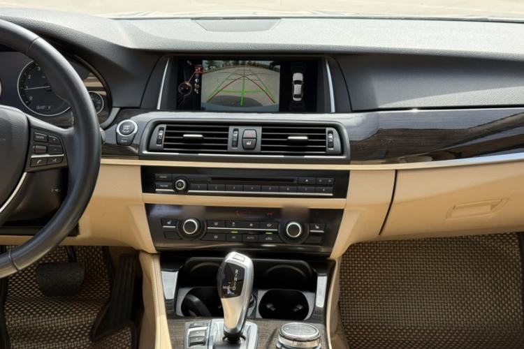 Used BMW 5 Series 2014 525Li Luxury Design Package
