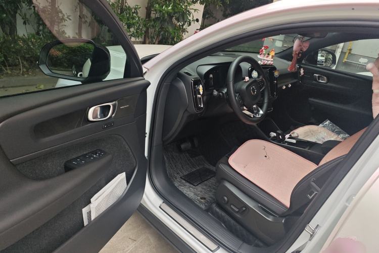 Used Volvo C40 2022 Long-Range PRO Version Driver Seat