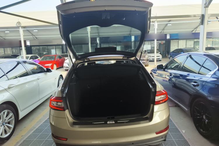 Used Skoda Octavia 2019 1.5L Automatic SmartDrive Comfort Edition China VI Standard
